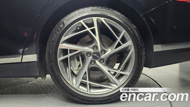 Genesis G90 2022 — ფოტო 17/34