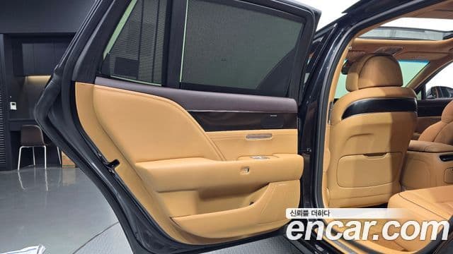 Genesis G90 2022 — ფოტო 8/34