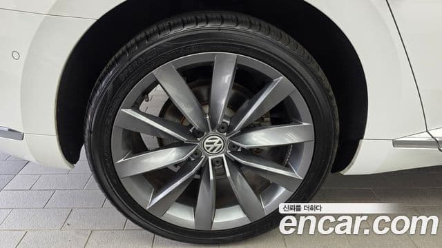 Volkswagen Arteon 2020 — ფოტო 9/33