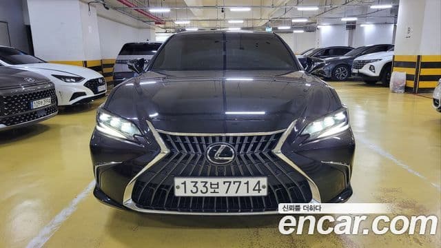Lexus ES300h 2024 — Фото 2/20
