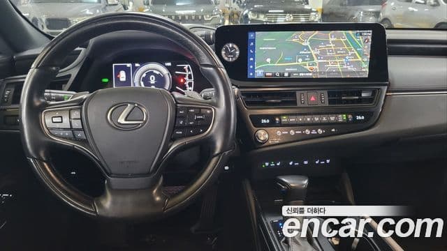 Lexus ES300h 2024 — Фото 15/20