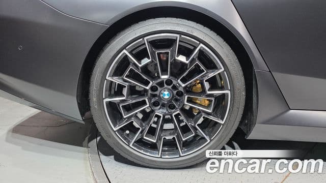 BMW M5 2025 — Photo 10/30