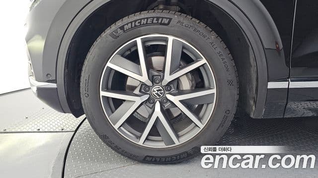 Volkswagen Touareg 2023 — Photo 7/20