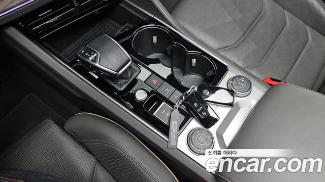 Volkswagen Touareg 2023 — Photo 8/20