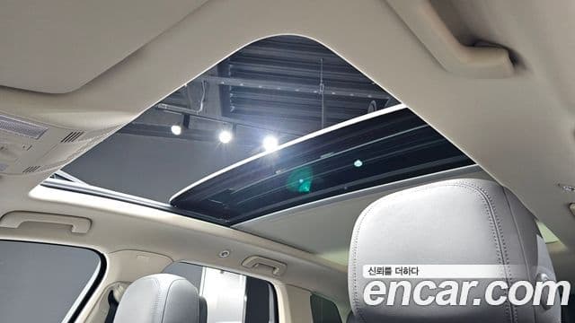 Volkswagen Touareg 2023 — Photo 12/20