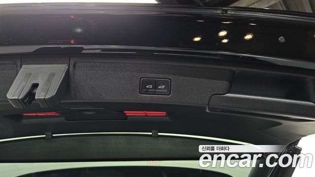 Volkswagen Touareg 2023 — Photo 16/20