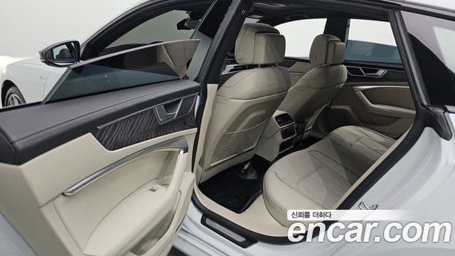 Audi A7 2025 — Photo 10/35