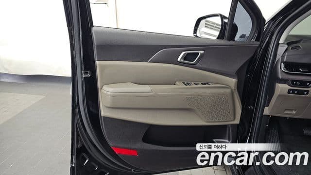Kia Carnival 2024 — Photo 7/34