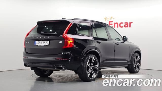 Volvo XC90 2020 — Photo 2/37