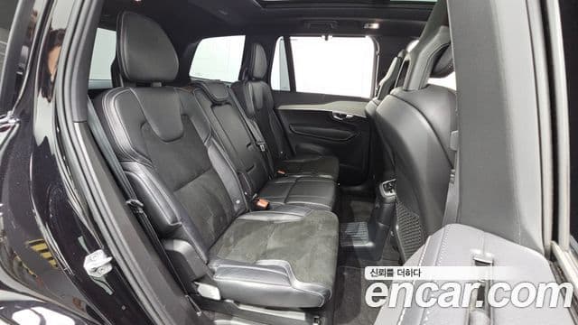 Volvo XC90 2020 — Photo 34/37