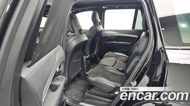Volvo XC90 2020 — Photo 9/37