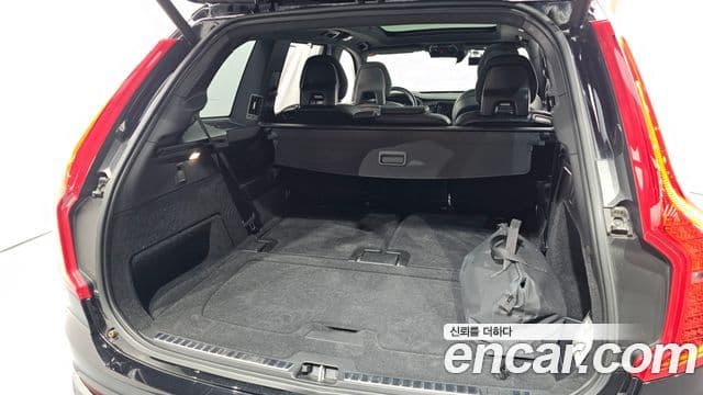 Volvo XC90 2020 — Photo 29/37