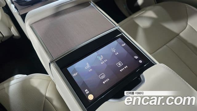 Land Rover Range Rover 2025 — Фото 17/20