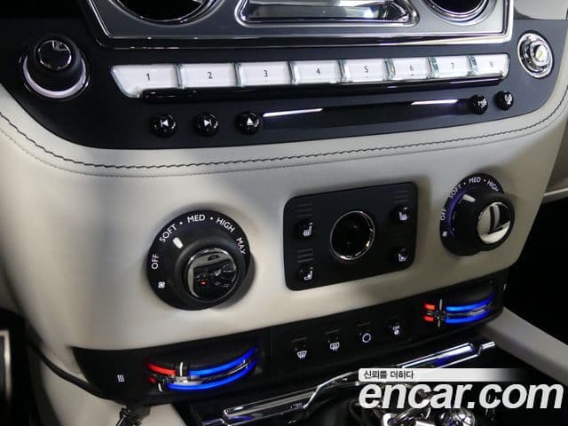 Rolls-Royce Wraith 2019 — Photo 3/20