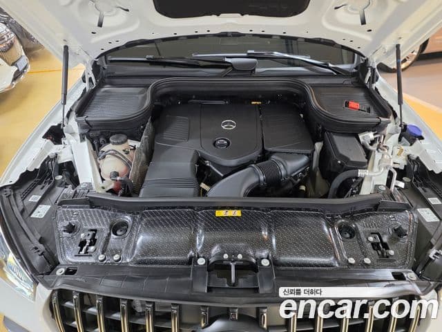 Mercedes-Benz GLE-Class 2025 — Photo 1/20