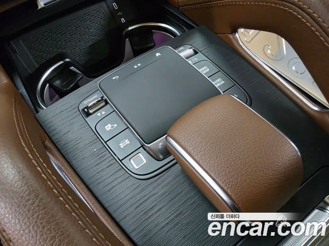 Mercedes-Benz GLE-Class 2025 — Photo 2/20