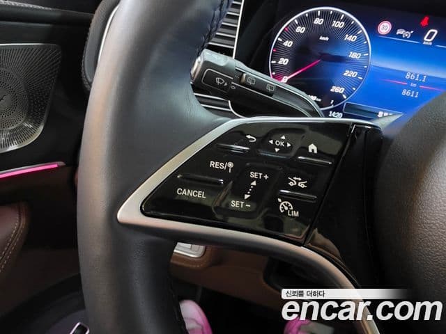 Mercedes-Benz GLE-Class 2025 — Photo 13/20