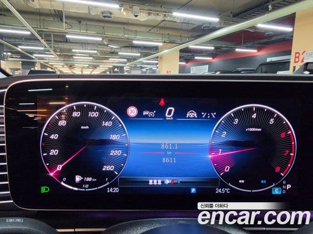 Mercedes-Benz GLE-Class 2025 — Photo 10/20