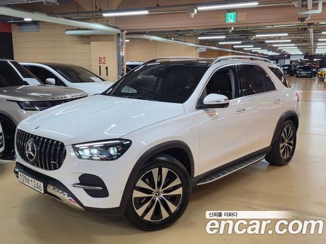 Mercedes-Benz GLE-Class 2025 — Photo 15/20