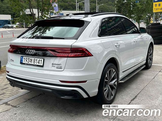 Audi Q8 2022 — Photo 17/18