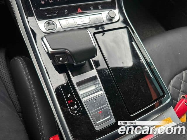 Audi Q8 2022 — Photo 11/18