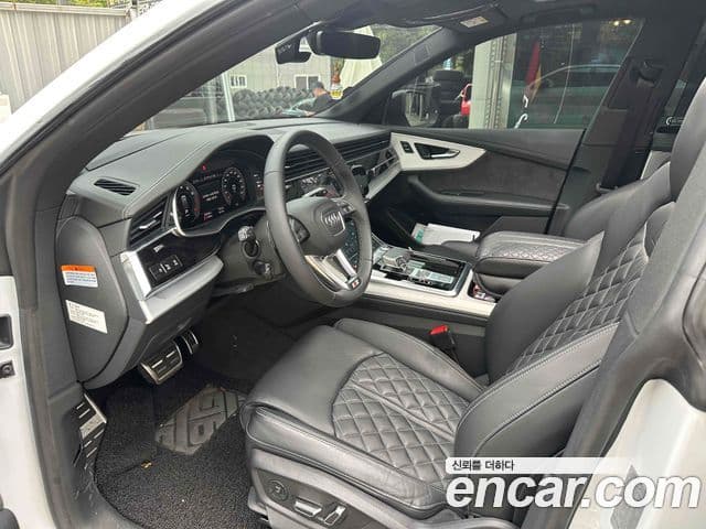 Audi Q8 2022 — Photo 5/18