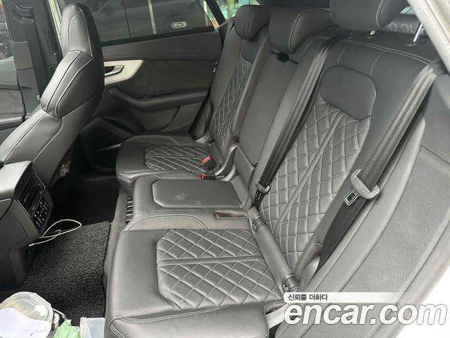 Audi Q8 2022 — Photo 6/18