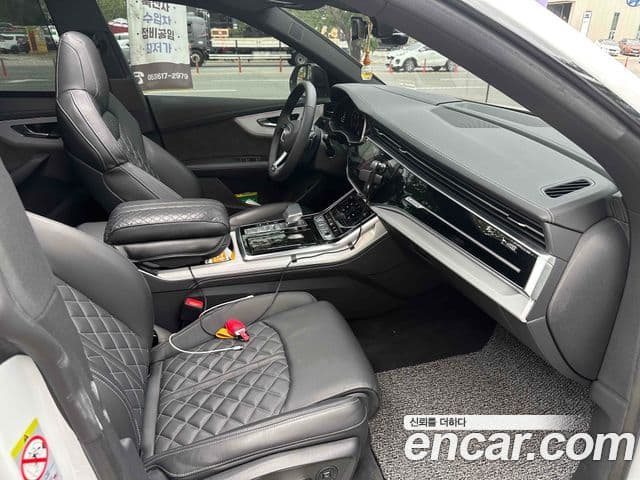 Audi Q8 2022 — Photo 9/18