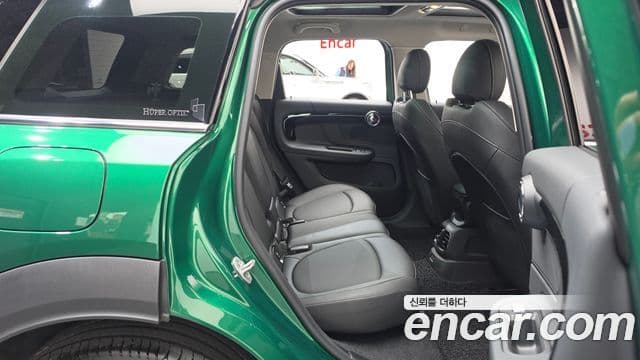 Mini Cooper Countryman 2023 — ფოტო 8/20