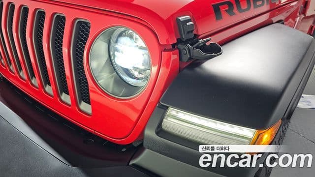 Jeep Wrangler 2019 — ფოტო 25/32