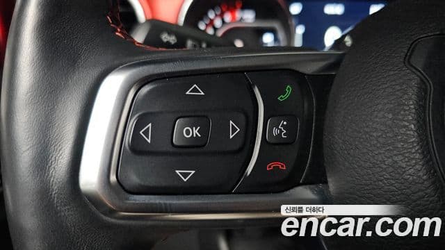 Jeep Wrangler 2019 — ფოტო 30/32