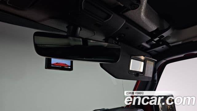 Jeep Wrangler 2019 — ფოტო 29/32