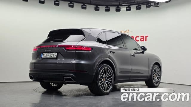 Porsche Cayenne 2021 — Photo 31/33