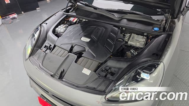 Porsche Cayenne 2021 — Photo 28/33