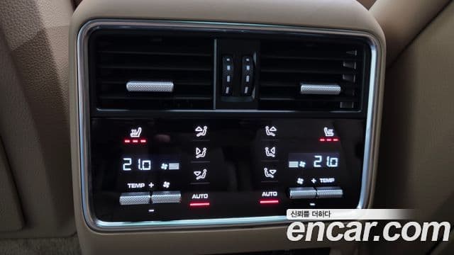 Porsche Cayenne 2021 — Photo 32/33