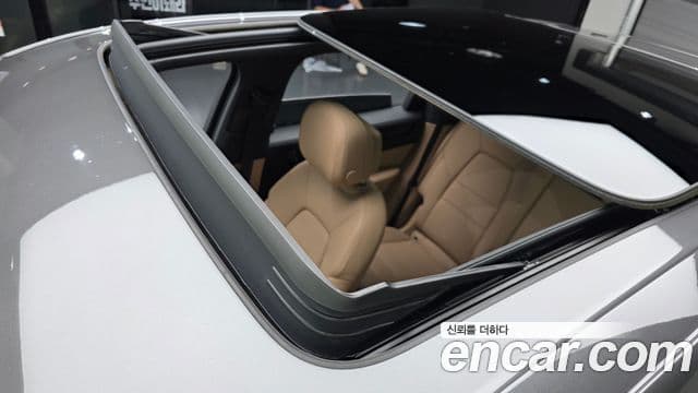 Porsche Cayenne 2021 — Photo 10/33