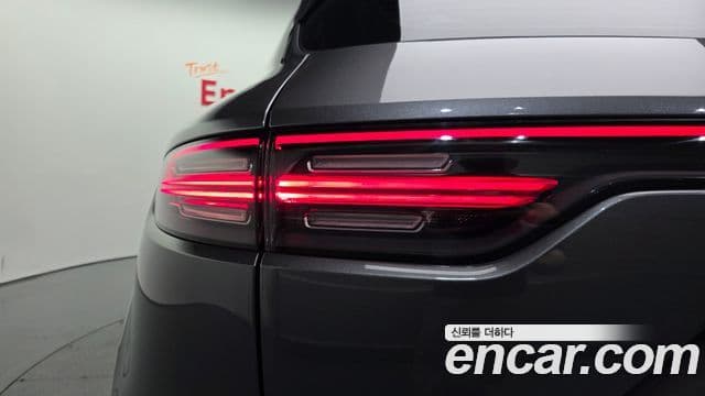 Porsche Cayenne 2021 — Photo 22/33