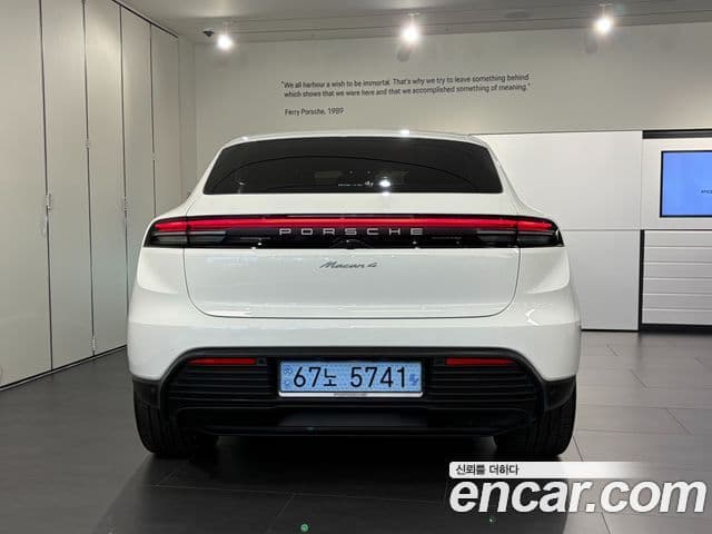 Porsche Macan EV 2025 — Şəkil 16/20