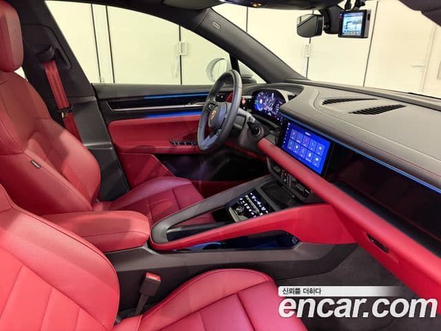 Porsche Macan EV 2025 — Şəkil 12/20