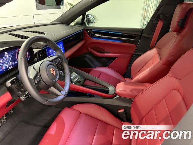 Porsche Macan EV 2025 — Şəkil 17/20