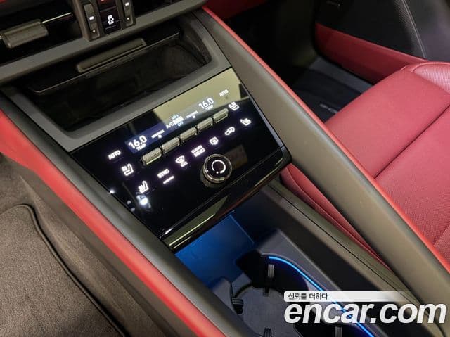 Porsche Macan EV 2025 — Şəkil 5/20
