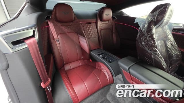 Bentley Continental GT 2020 — Фото 12/20