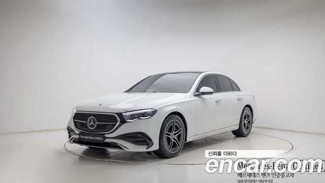 Mercedes-Benz E-Class 2025 — Photo 9/20