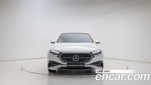 Mercedes-Benz E-Class 2025 — Photo 16/20
