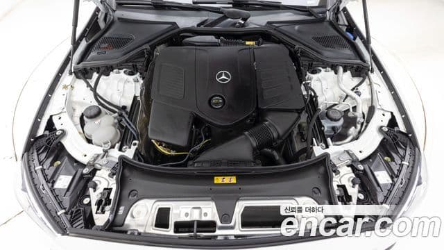 Mercedes-Benz E-Class 2025 — Photo 2/20