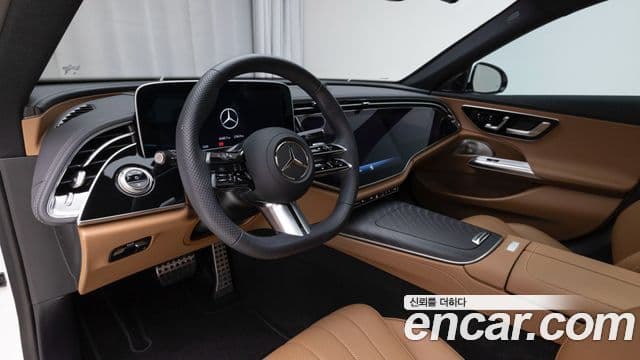 Mercedes-Benz E-Class 2025 — Photo 5/20