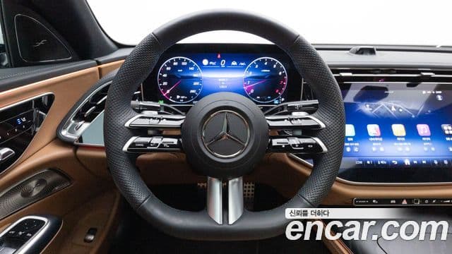 Mercedes-Benz E-Class 2025 — Photo 7/20