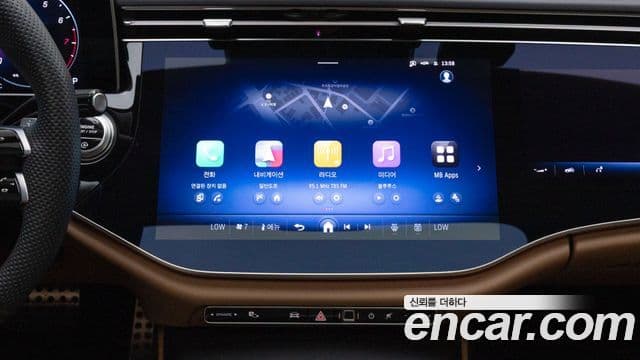 Mercedes-Benz E-Class 2025 — Photo 17/20