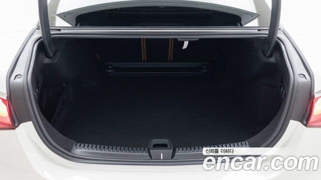 Mercedes-Benz E-Class 2025 — Photo 20/20