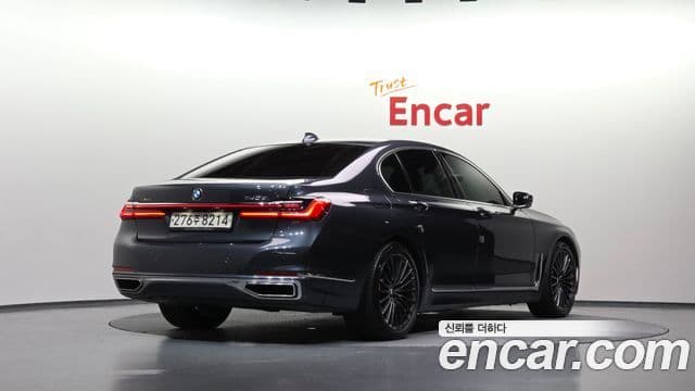 BMW 7 Series 2020 — ფოტო 16/33